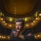 Giovannino Guareschi, recensione: Don Camillo e Peppone raccontano una vita troppo intensa per 100 minuti