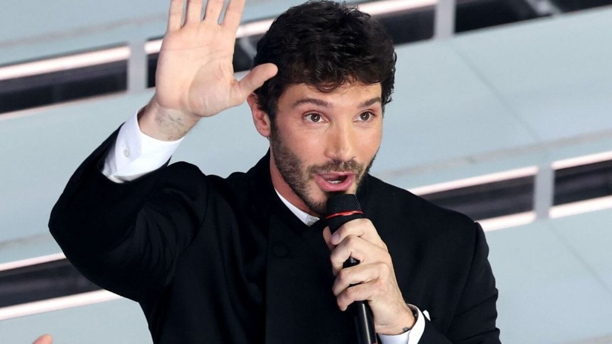sanremo 2027 il nuovo regolamento meno big voto online e stop all8217uso dell8217ia da Movieplayer.it sanremo 2027 il nuovo regolamento meno big voto online e stop all8217uso dell8217ia