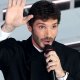 Sanremo 2027, il nuovo regolamento: meno Big, voto online e stop all’uso dell’IA