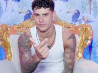 Grande Fratello Vip, Alessandro Roncaccia in versione 'porno': tornano virali le sue clip hot di Italia Shore