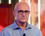 GF Vip, censura su Alfonso Signorini: Simone Annicchiarico viene interrotto “Non possiamo parlare”