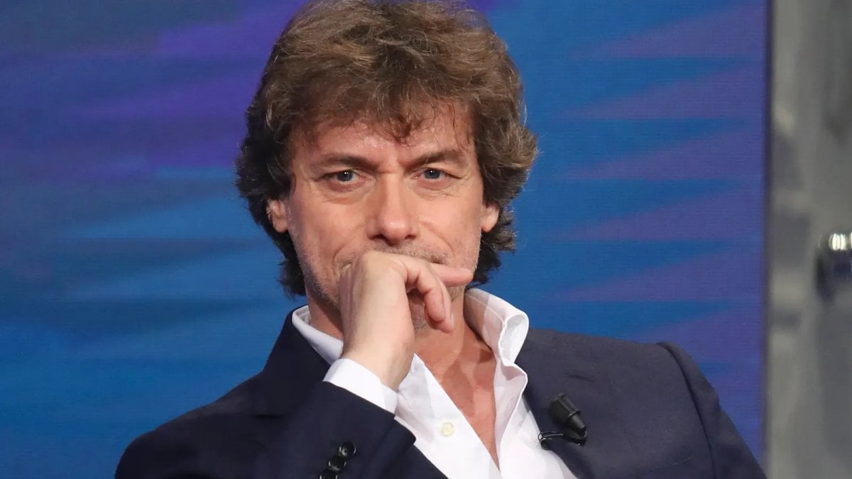 alberto angela la rai ferma lo speciale dal colosseo dopo la morte di andrea moretti da Movieplayer.it alberto angela la rai ferma lo speciale dal colosseo dopo la morte di andrea moretti