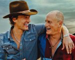 Brothers, recensione: Matthew McConaughey e Woody Harrelson e una sitcom sul concetto di fratellanza