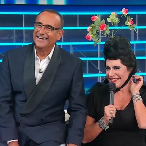 Carlo Conti e Anna Pettinelli nella prima puntata di Tale e Quale Show
