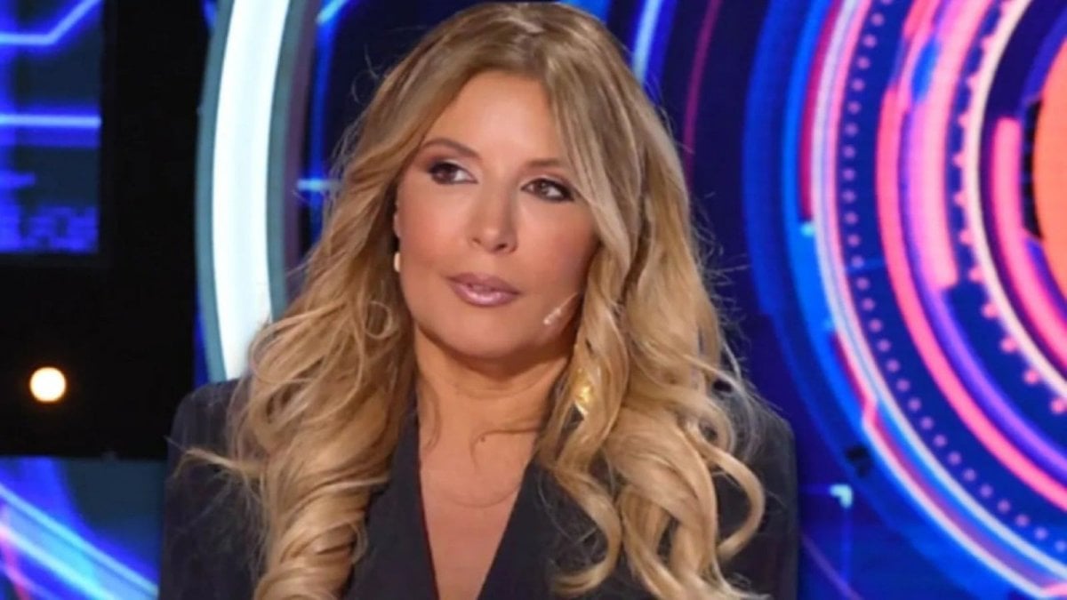 gf vip selvaggia lucarelli reagisce alla squalifica di simone annicchiarico non posso accettare8230 da Movieplayer.it gf vip selvaggia lucarelli reagisce alla squalifica di simone annicchiarico non posso accettare8230
