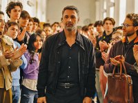 Tutto l'amore che resta, la recensione: un'ottima idea ridotta spesso a didascalia