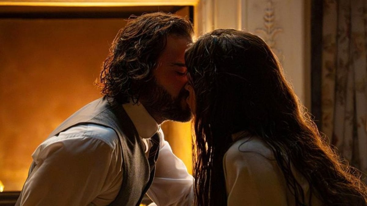 la promessa anticipazioni 2 ottobre angela sviene martina bacia adriano da Movieplayer.it la promessa anticipazioni 2 ottobre angela sviene martina bacia adriano