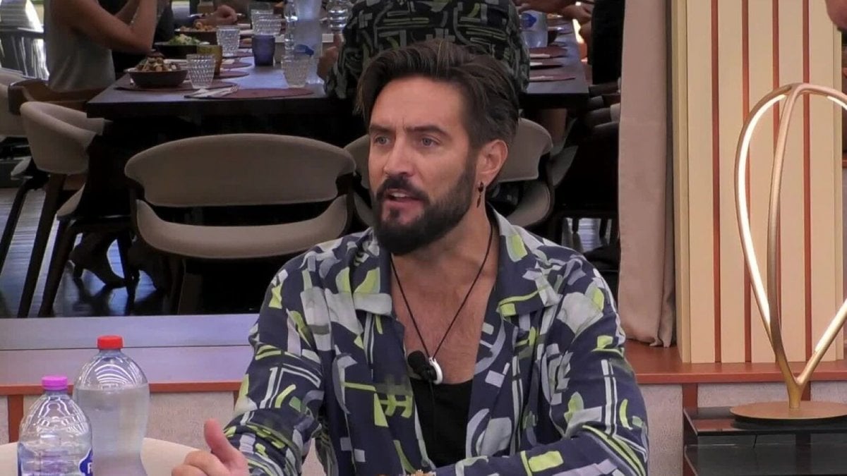 alex belli attacca marina la rosa al grande fratello vip da Movieplayer.it alex belli attacca marina la rosa al grande fratello vip