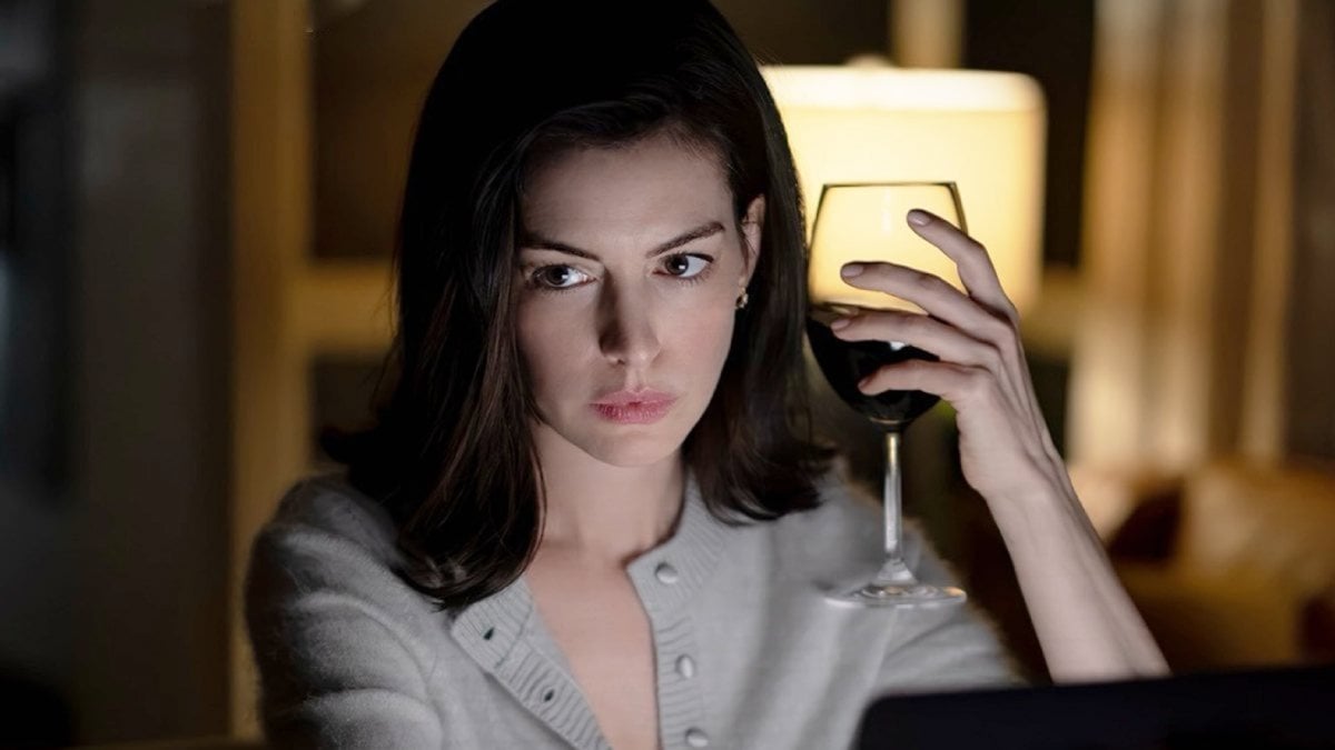verity recensione il thriller con anne hathaway e dakota johnson fallisce l appuntamento con la suspense da Movieplayer.it verity recensione il thriller con anne hathaway e dakota johnson fallisce l appuntamento con la suspense