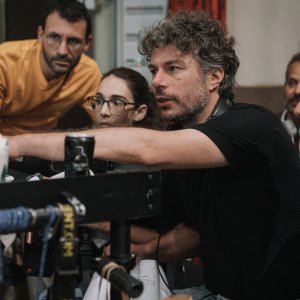 Nord Sud Ovest Est: Sydney Sibilia sul set della serie Sky