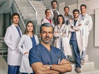 Doc - Nelle tue mani 4, recensione: il medical drama con Luca Argentero non sa più sorprendere