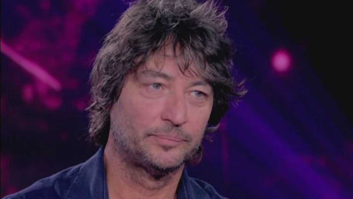 grande fratello vip simone annicchiarico dopo la squalifica il regolamento me lo ha impedito da Movieplayer.it grande fratello vip simone annicchiarico dopo la squalifica il regolamento me lo ha impedito