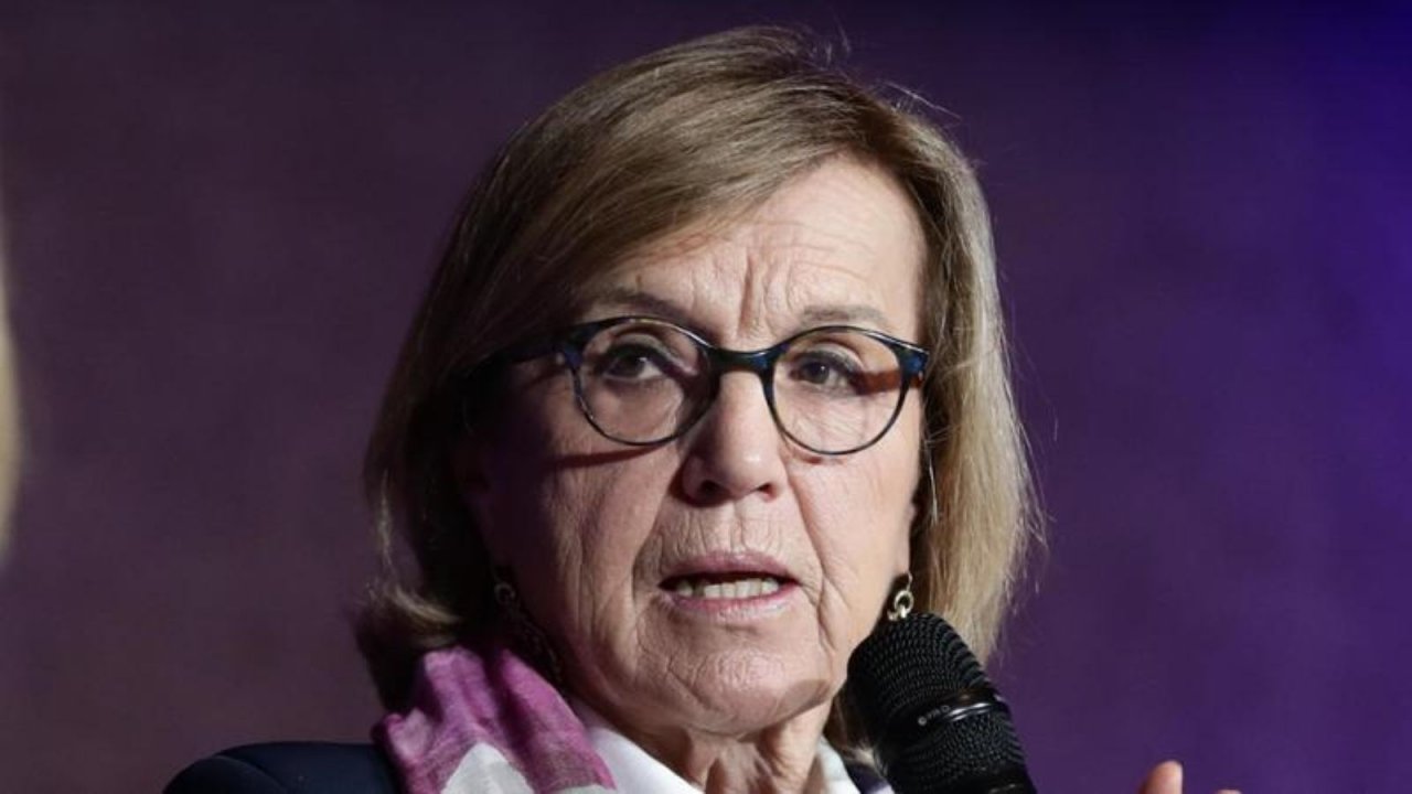 DiMartedì, stasera su La7: legge di stabilità, guerra e nuova legge elettorale