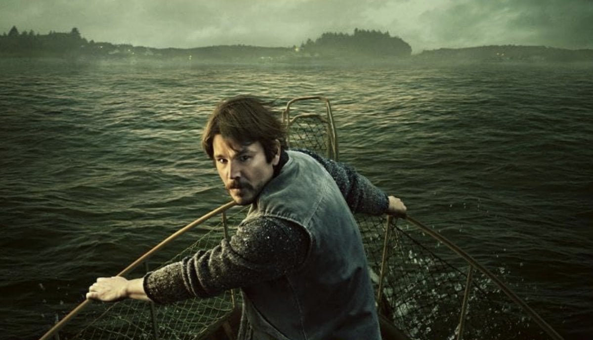 below recensione la serie con josh hartnett unisce thriller e dramma ecologico da Movieplayer.it below recensione la serie con josh hartnett unisce thriller e dramma ecologico