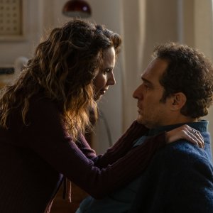 Il rumore delle cose nuove, Emanuela Fanelli e Claudio Santamaria in una scena del film