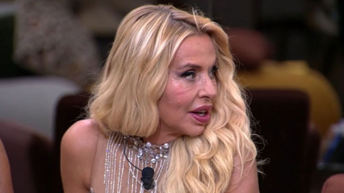 grande fratello vip valeria marini tira fuori un retroscena su piera meloni la regia censura da Movieplayer.it grande fratello vip valeria marini tira fuori un retroscena su piera meloni la regia censura