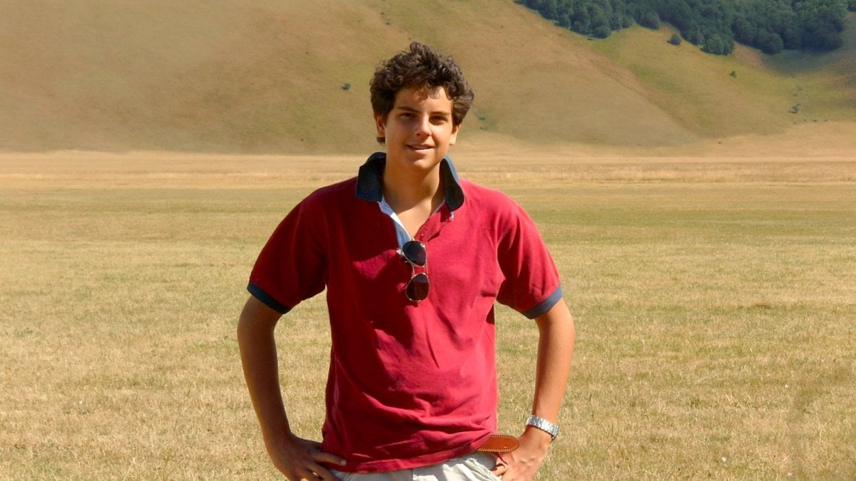carlo acutis il giovane santo la recensione oltre l8217icona il ritratto di un adolescente da Movieplayer.it carlo acutis il giovane santo la recensione oltre l8217icona il ritratto di un adolescente