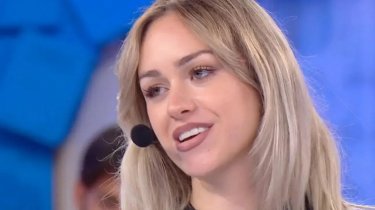 Shari Cantante Amici 26