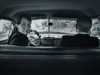 Fatherland, la recensione: Pawel Pawlikowski scava nelle ferite della memoria e dell'esilio