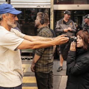 Klara e il sole: Taika Waititi sul set del film