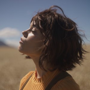 Klara e il sole: Jenna Ortega è la protagonista del film di Taika Waititi