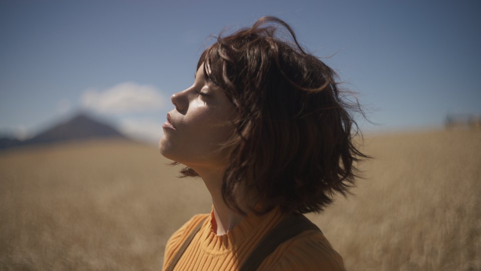 Klara And The Sun Still 4