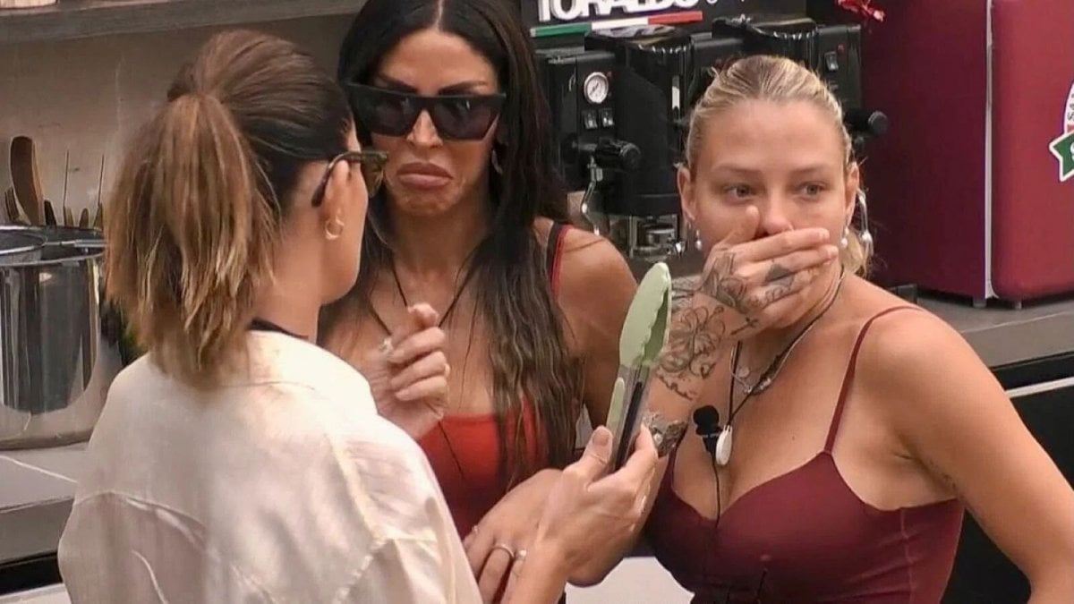 gf vip marina la rosa svela i retroscena su giacomo e megan cosa 232 successo nella notte da Movieplayer.it gf vip marina la rosa svela i retroscena su giacomo e megan cosa 232 successo nella notte