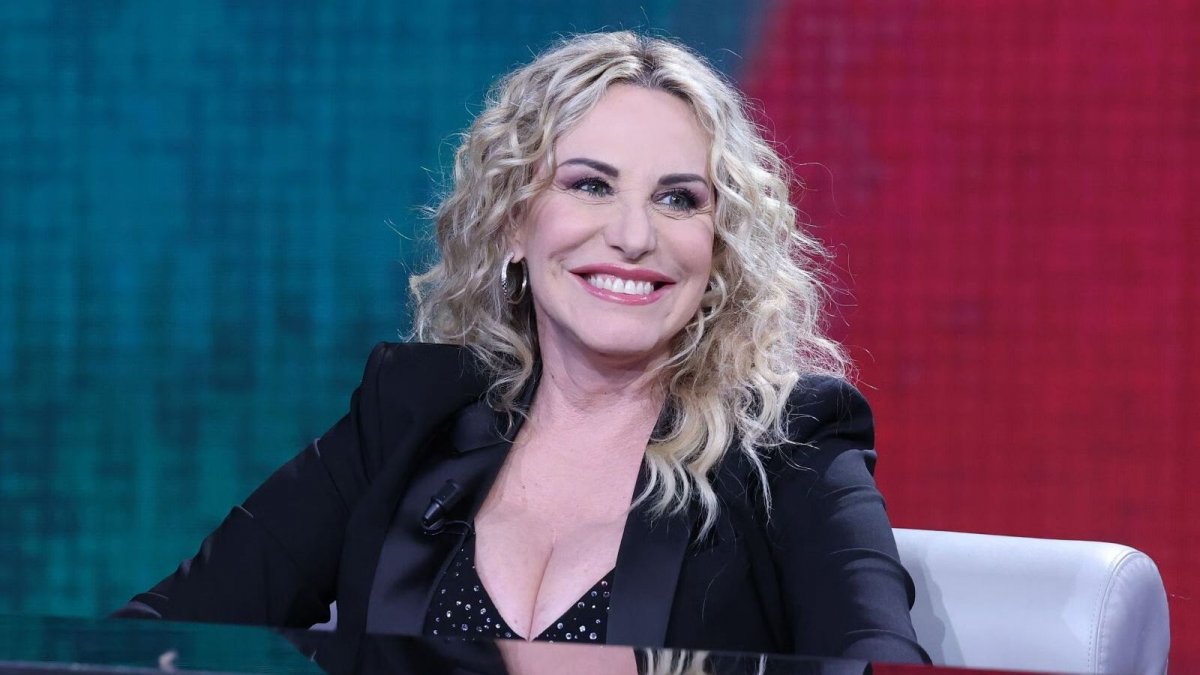 che tempo che fa stasera su nove antonella clerici fiorella mannoia e gli altri ospiti di fabio fazio da Movieplayer.it che tempo che fa stasera su nove antonella clerici fiorella mannoia e gli altri ospiti di fabio fazio