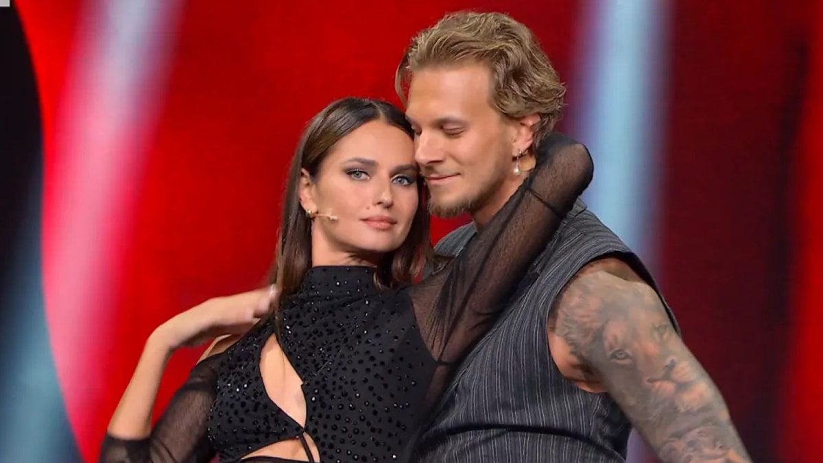 ballando con le stelle anna safroncik replica ai rumor sul presunto flirt con leonardo lini da Movieplayer.it ballando con le stelle anna safroncik replica ai rumor sul presunto flirt con leonardo lini