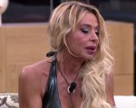 Grande Fratello Vip, anticipazioni stasera: Valeria Marini sotto accusa e doppio televoto