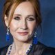 “Le mie opinioni non sono cambiate”: J.K. Rowling sulle persone trans dopo le minacce