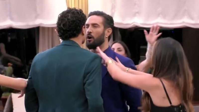 Grande Fratello Vip, Alessandro Roncaccia svela il retroscena sulla lite con Alex Belli
