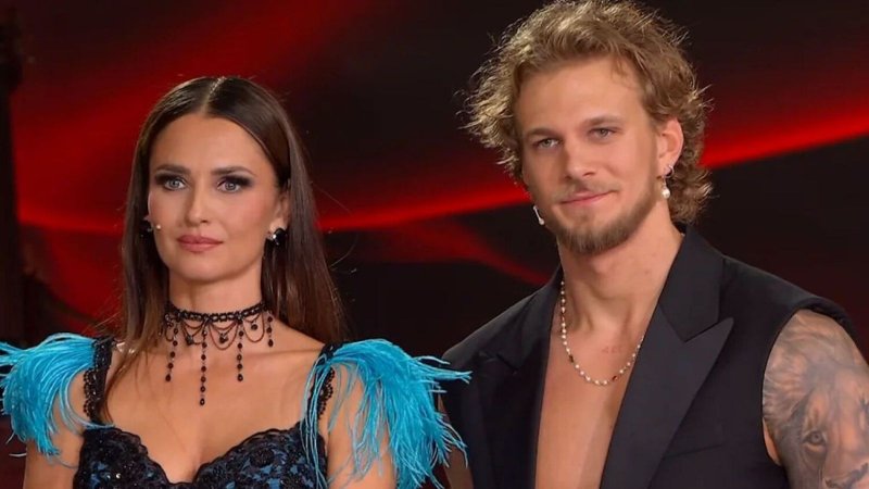 Ballando con le Stelle, scontro tra Giovanni Pernice e Mariotto: Carolyn Smith rimprovera Safroncik