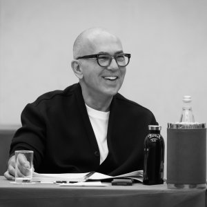 Nella gioia e nel dolore: Ferzan Ozpetek durante le prime prove del film