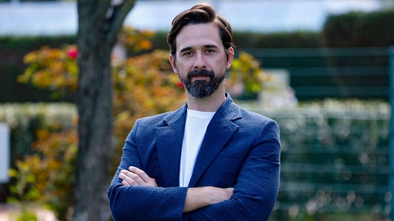 Davide Iacopini è vigile e parla con i medici: le ultime notizie sulle condizioni dell’attore