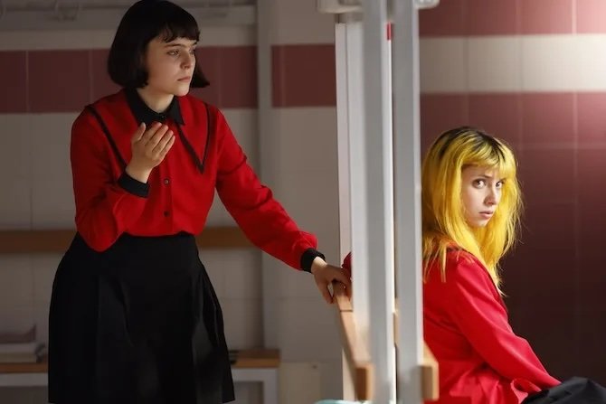 Le Ragazzine Stanno Perdendo Il Controllo Protagoniste