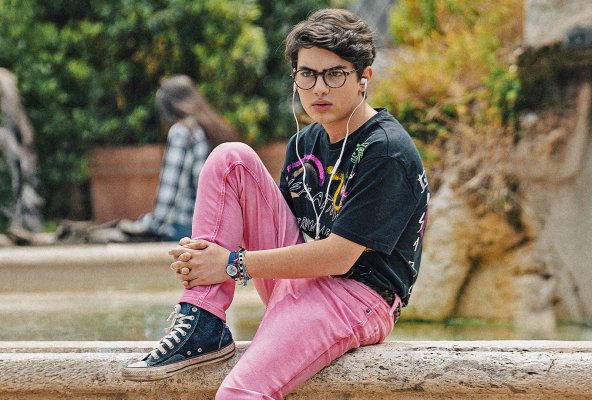 Il ragazzo dai pantaloni rosa